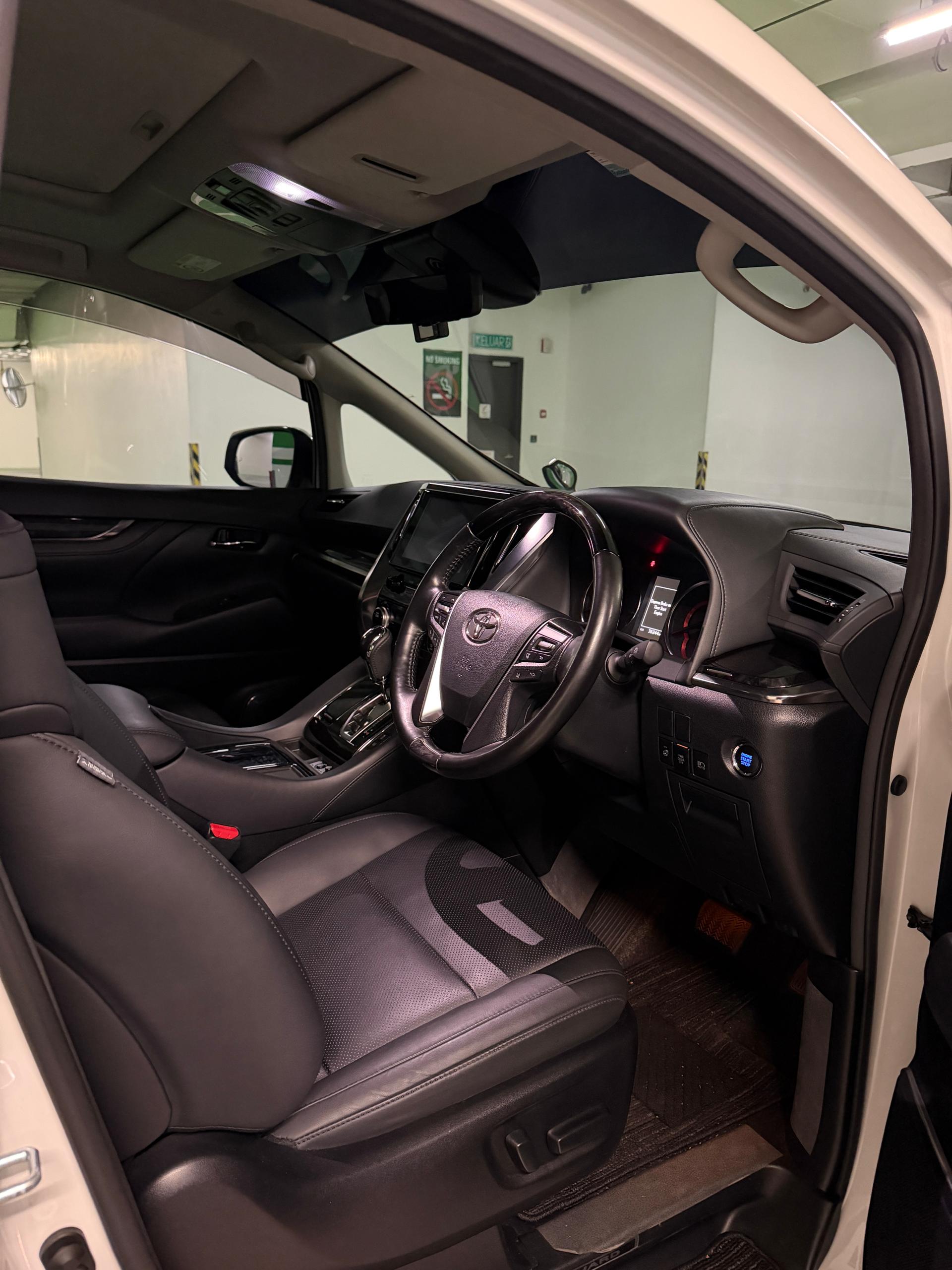 Toyota Alphard 2
