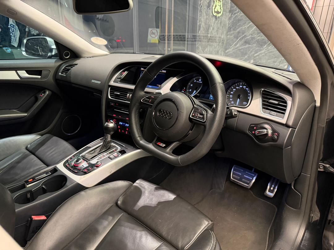 Audi S5 3