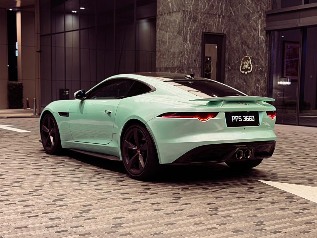 Jaguar F-Type 400 4