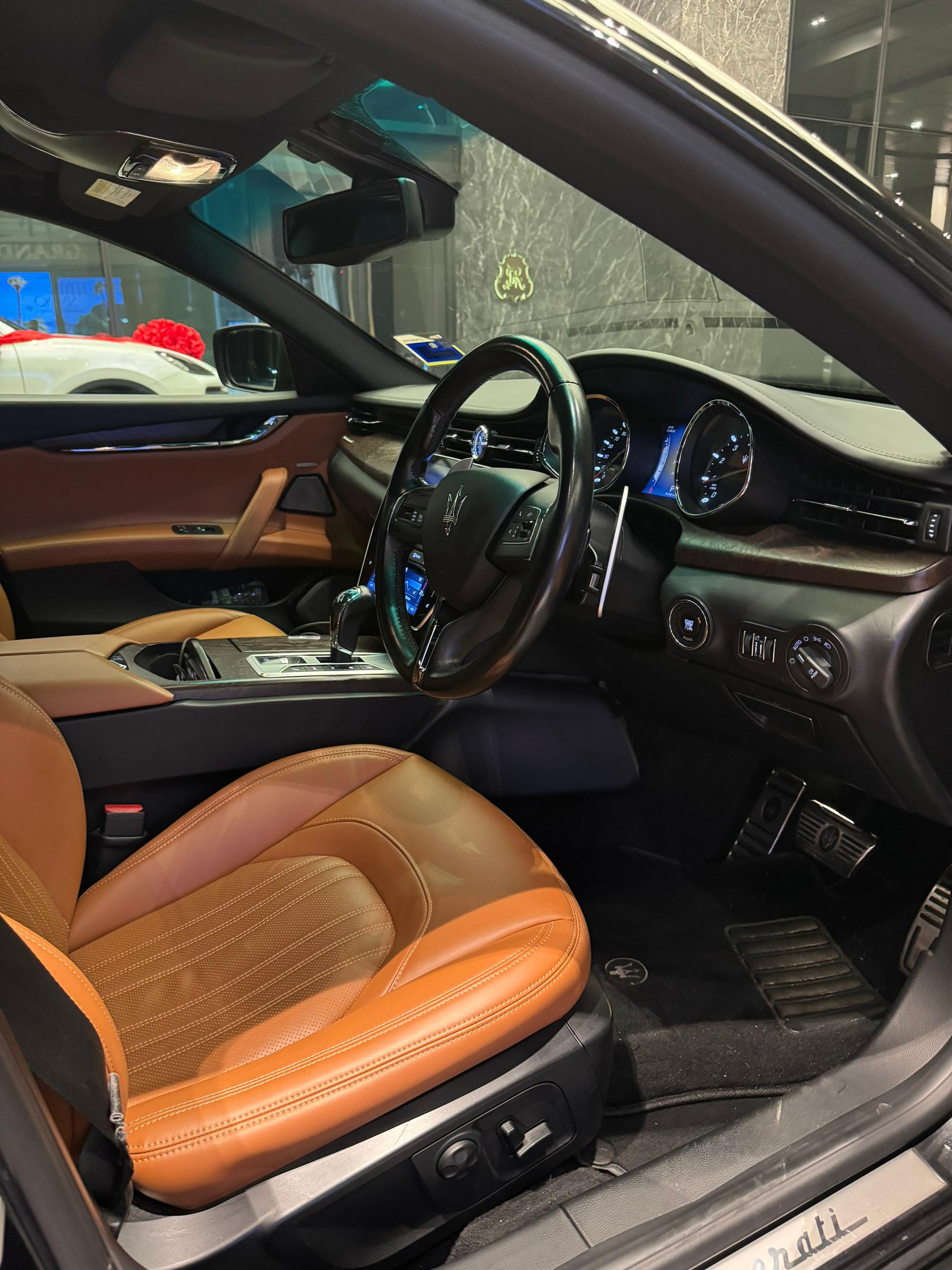 Maserati Quattroporte 4
