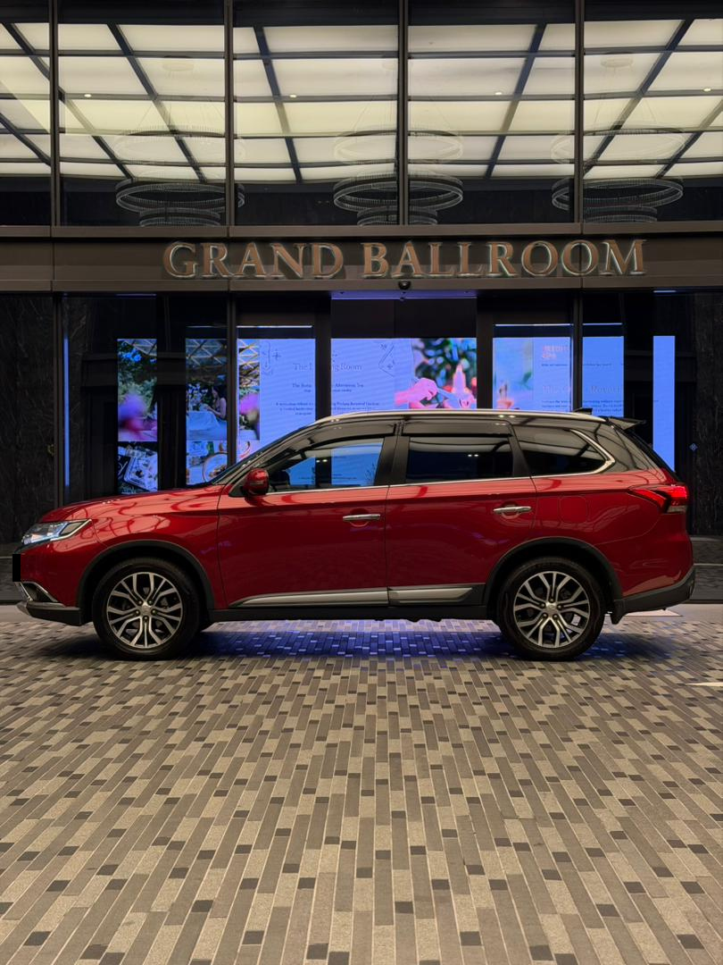 Mitsubishi Outlander 2