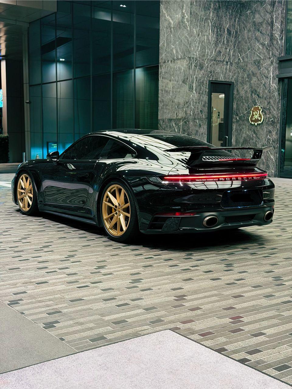 Porsche 911 Carrera S 2