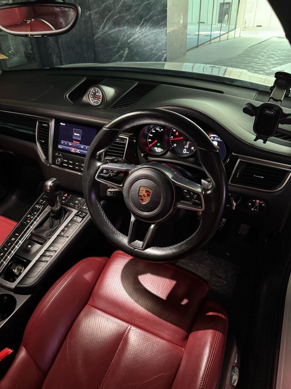 Porsche Macan 3