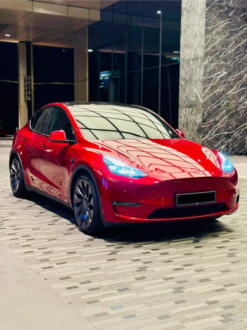 Tesla Model Y 2024